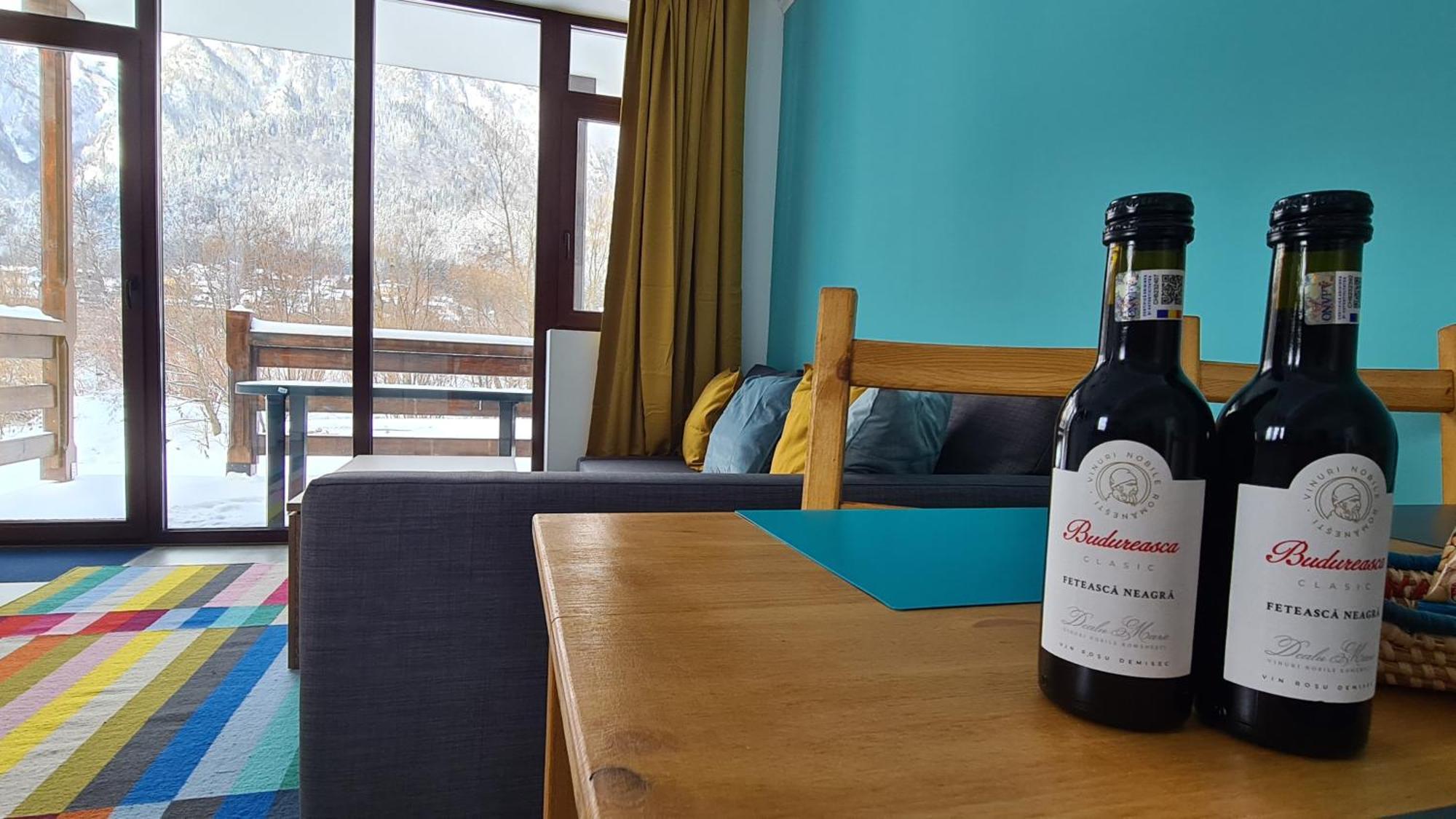 Cozy Riverfront Apartments With Garden And Mountain View Buşteni Buitenkant foto