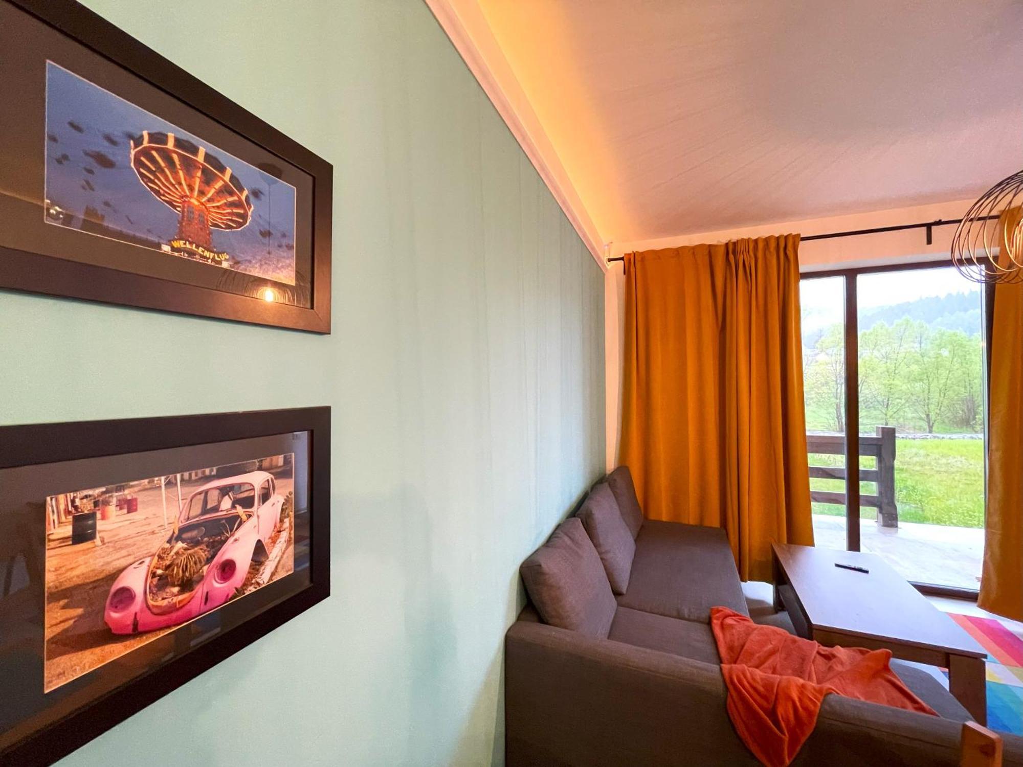 Cozy Riverfront Apartments With Garden And Mountain View Buşteni Buitenkant foto
