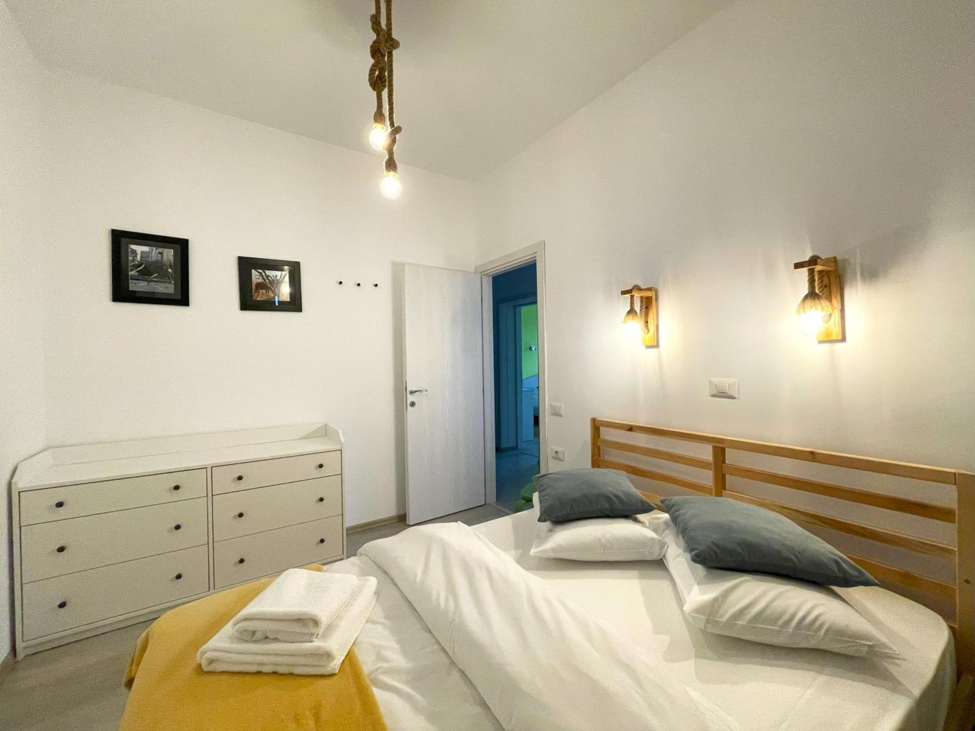 Cozy Riverfront Apartments With Garden And Mountain View Buşteni Buitenkant foto
