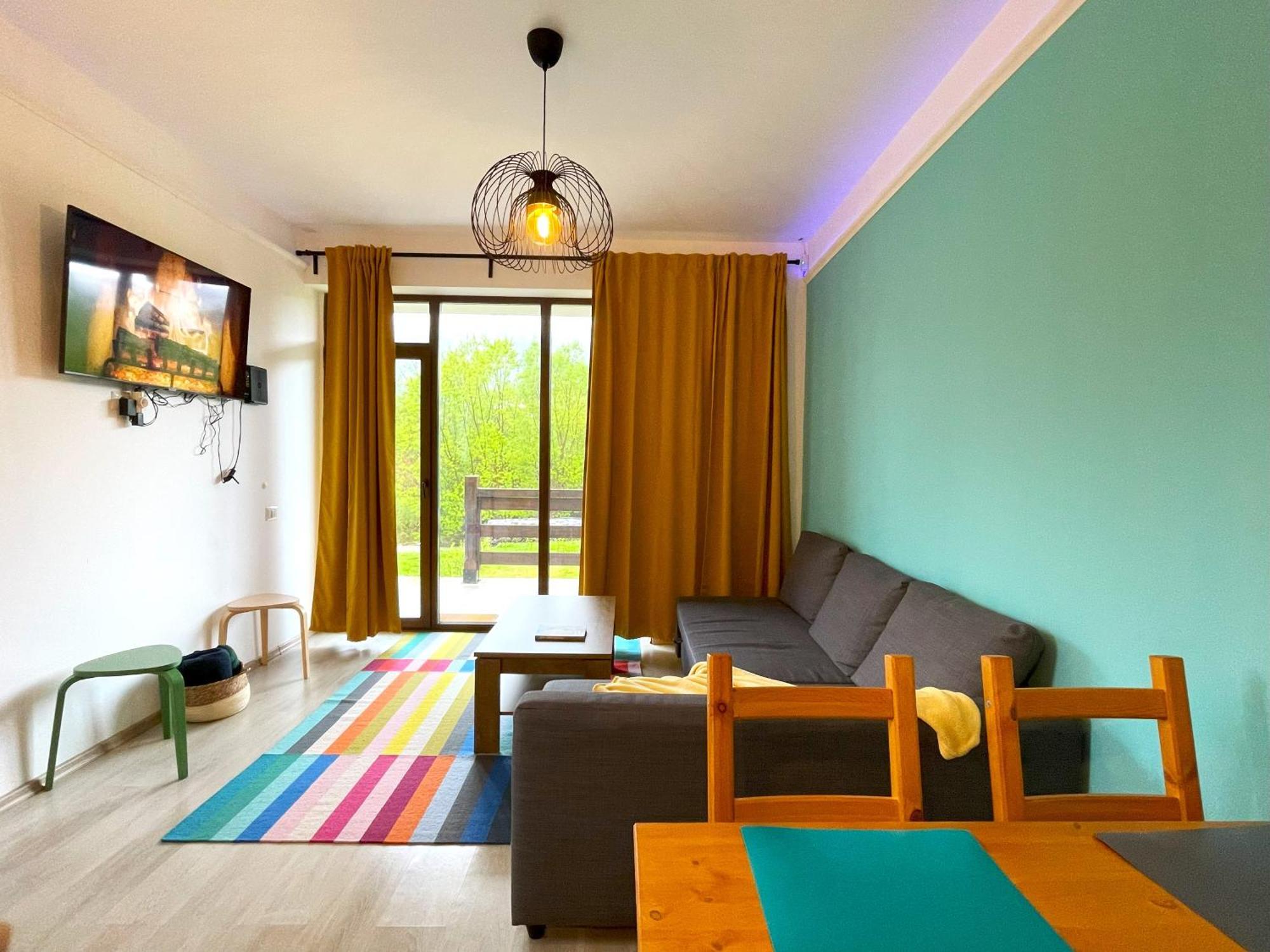 Cozy Riverfront Apartments With Garden And Mountain View Buşteni Buitenkant foto
